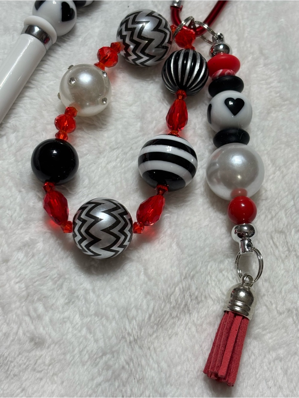 Beaded Black, White & Red Queen of Hearts Accessory Set - Pen & Keychain - Picture 3 of 3